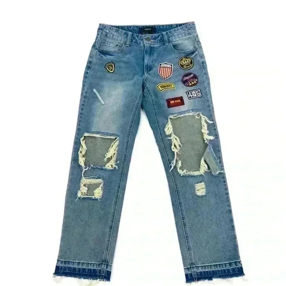 Forever 21 Women’s Distressed Boyfriend Blue Jeans w/Patches Relaxed Size Small - Picture 3 of 5